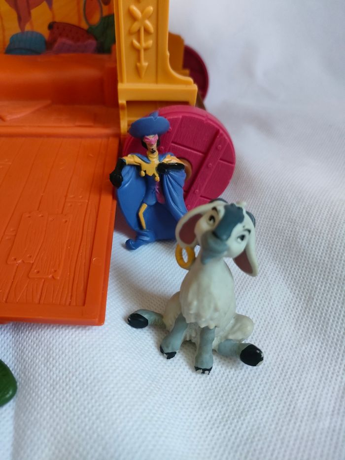 Lot jouets le Bossu de notre Dame - photo numéro 3