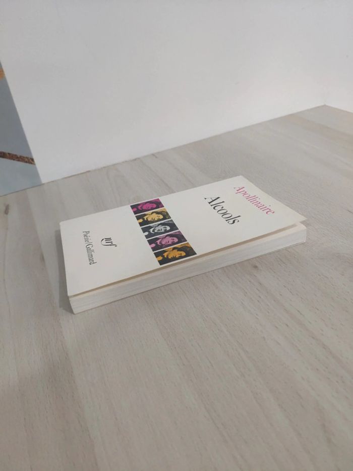 Livre poche poésie Gallimard Alcools Apollinaire - photo numéro 3