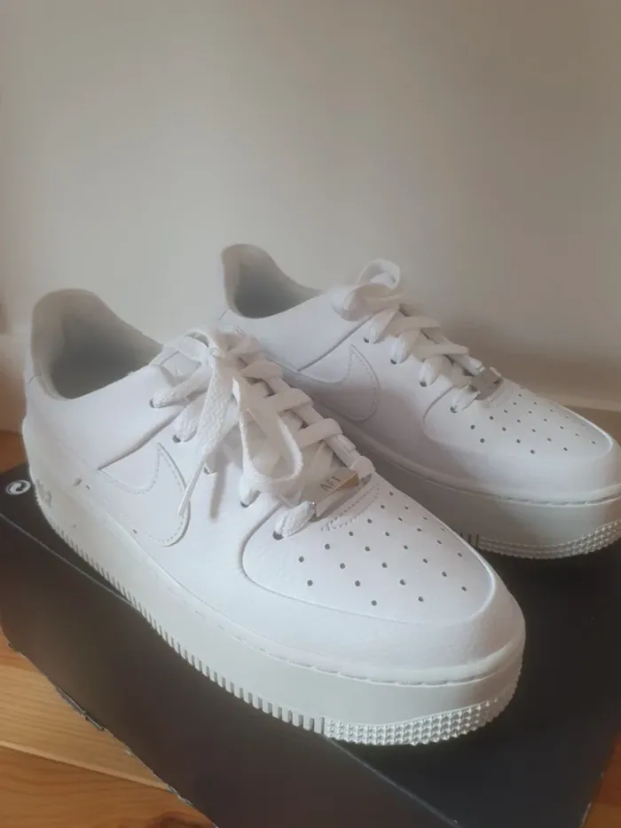 Nike Air Force 1 Sage "full white"(38.5) - photo numéro 3