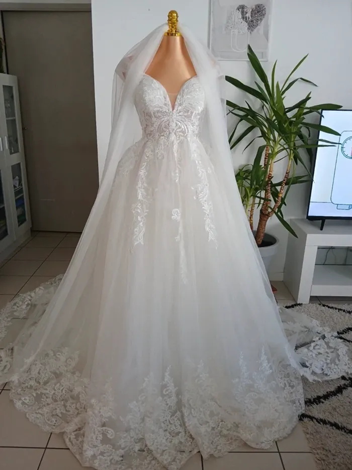 Magnifique Robe de Mariée avec son long Voile Taille L🎉💝 - photo numéro 10