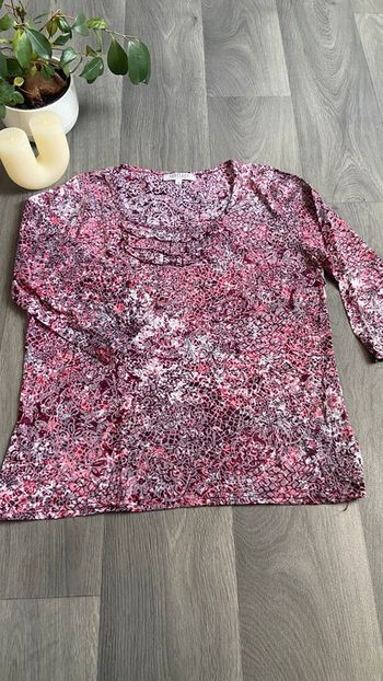 Petit haut fleuri violet et blanc – Parfait état