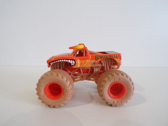 Monster trucks - Monster Jam - El Toro Loco (J14) - photo numéro 2