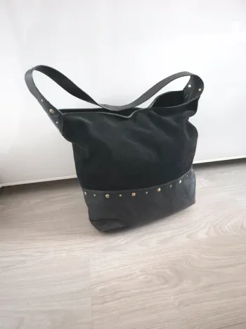 sac à main en cuir noir 