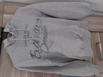 Sweat à capuche gris