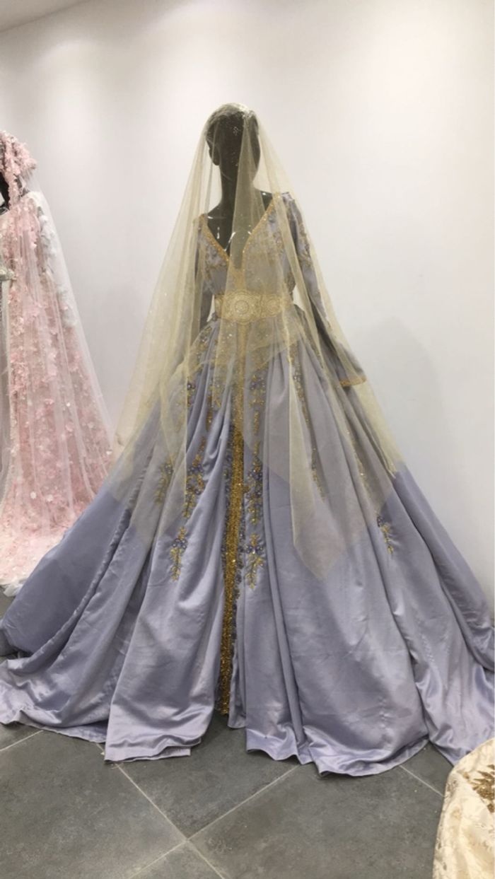 Sublime caftan princesse en excellente état - photo numéro 3