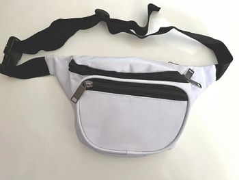 Sac banane gris pale ceinture ajustable