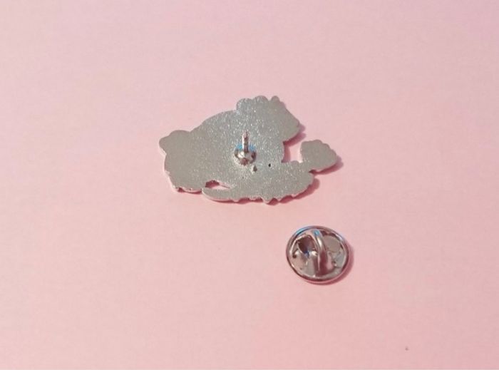 Pins Émail Madoka Kawaii Girl - photo numéro 2