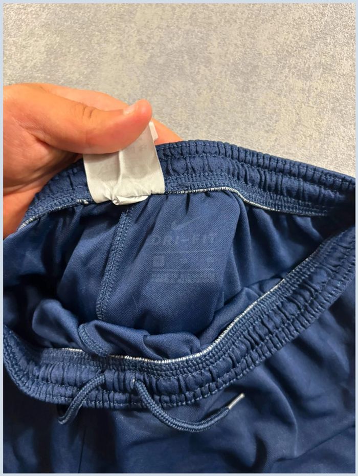 Short Nike bleu Marine logo brodé blanc Taille S - photo numéro 6