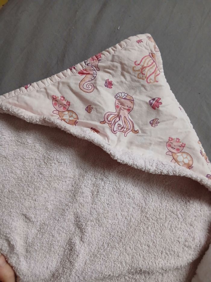 2 capes de bains - photo numéro 2