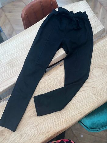 Pantalon carotte en daim noir avec ceinture taille S/M 36 38
