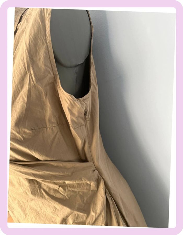 Robe Taupe Sans Manches Weekend MaxMara – Élégance Décontractée 🤍 - photo numéro 3