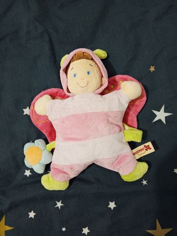 Peluche (papillon poupée)