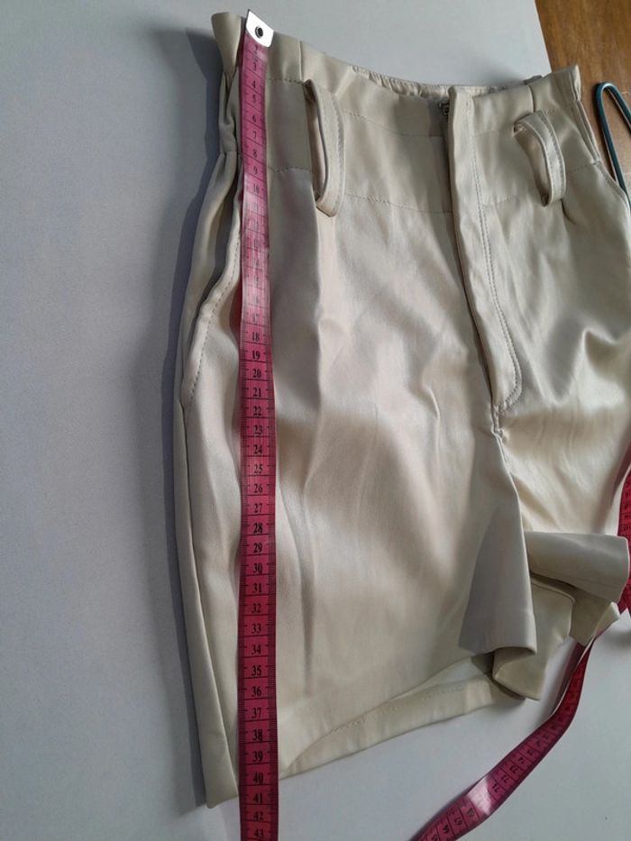 Short taille haute simili la city - photo numéro 15