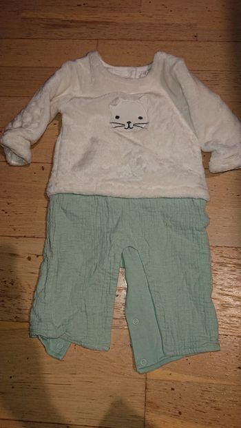 Pyjama 1 piece mi tout doux mi gaze de coton blanc et vert d'eau