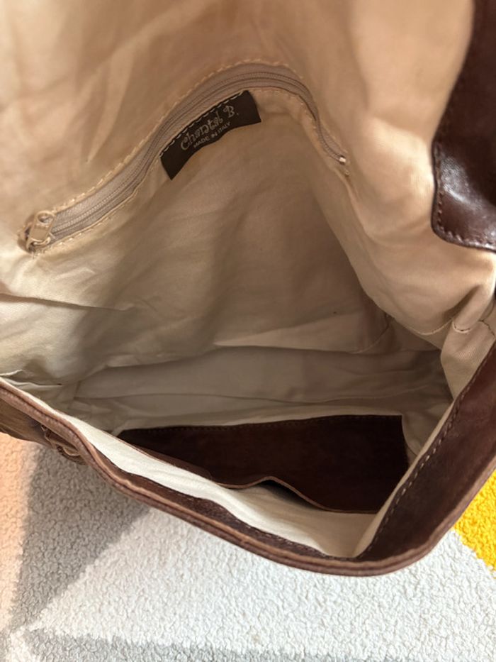 Sac à bandoulière en cuir marron Chantal B - photo numéro 6