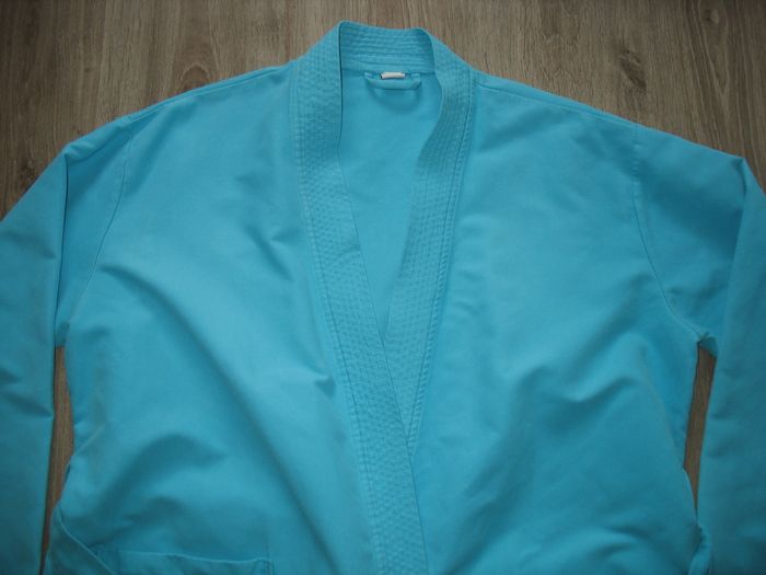 PEIGNOIR EN MICRO FIBRE TURQUOISE "CARREFOUR HOME" - TAILLE L / XL - n°01 - photo numéro 2
