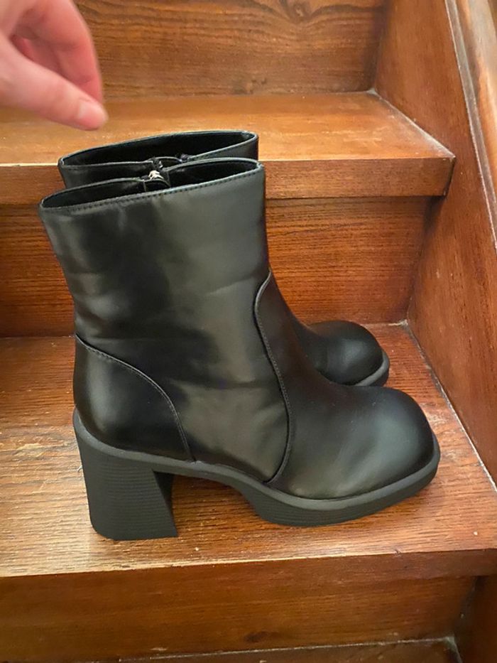 Boots noire - photo numéro 2