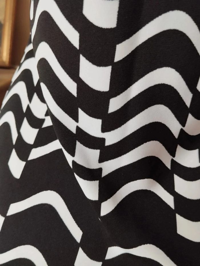🌿Robe Légère Graphique Près du Corps 123 Taille 36🌿 - photo numéro 9