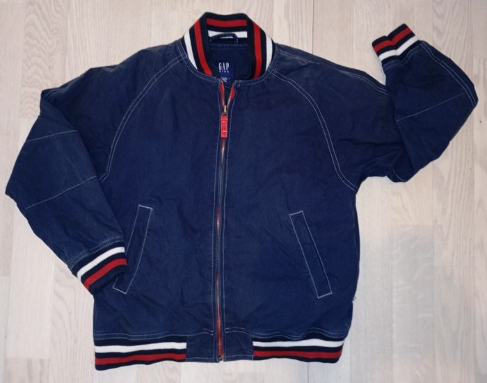 Blouson aviateur bombers en coton bleu marine délavé GAP Kids 
T. 7-8 ans