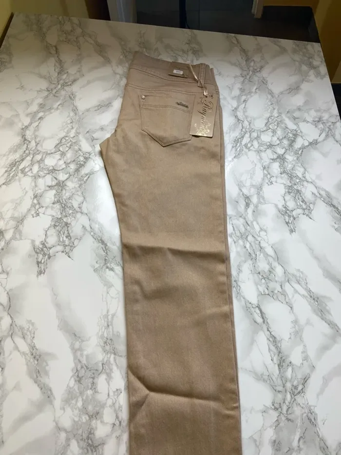 Jean femme beige taille basse – Taille 42 – Neuf - photo numéro 2