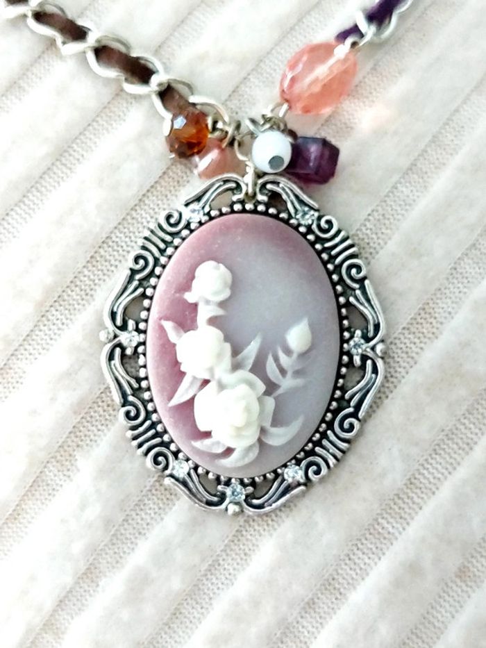 Magnifique sautoir style vintage avec médaillon camée - photo numéro 3