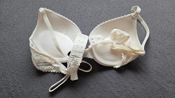 Soutien gorge push up blanc crème Etam 90B comme neuf - photo numéro 2