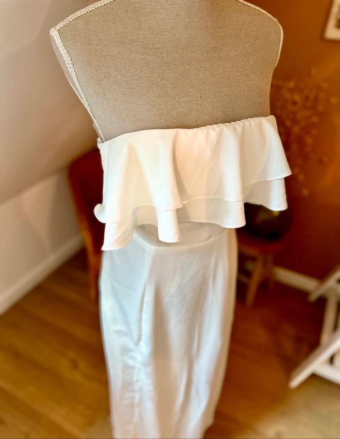 💜 Robe blanche sans bretelle et fendu Shein taille M neuf 💜 - photo numéro 3