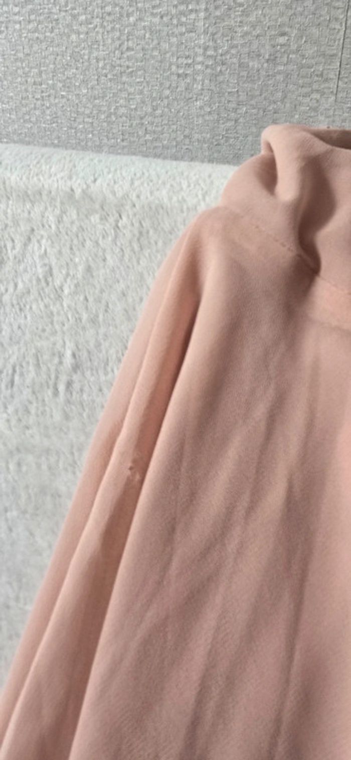 robe dégriffée rose poudré avec cape amovible Taille 36/S défauts - photo numéro 2