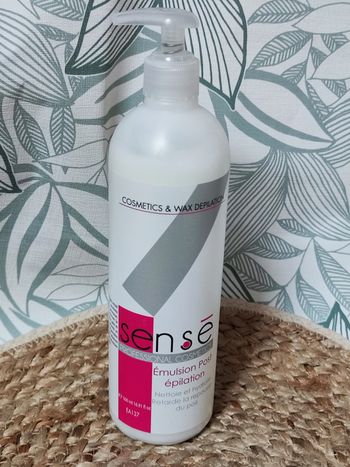 Sensé emulsion post épilation nettoie et hydrate ;retarde la repousse du poil 500ml valeur 20€