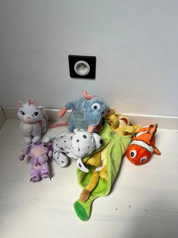 Lot peluches Disney