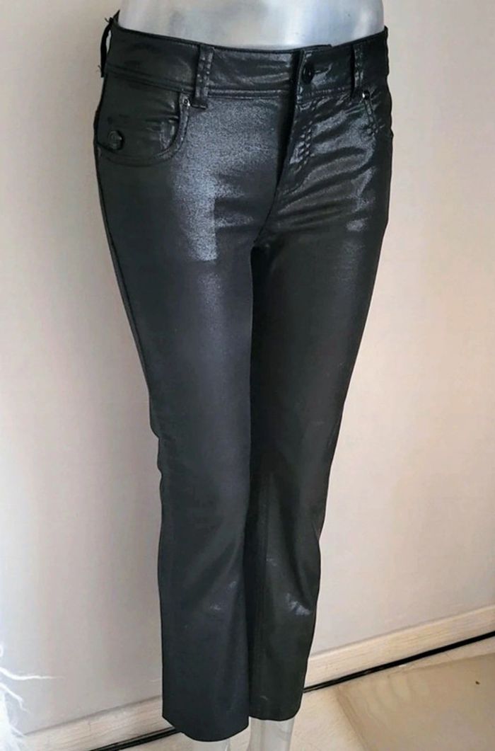 Pantalon enduit noir. Taille semi haute. Chipie soho S36/M38. Etat neuf 🥰 - photo numéro 8