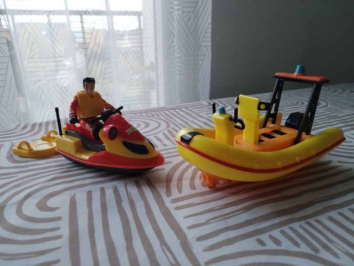 Ensemble bateau et jet ski Sam le pompier