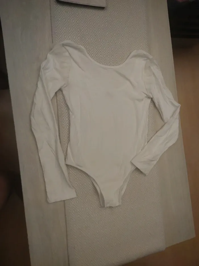 Body tao dentelle épaule dos rond ouvert 12 ans