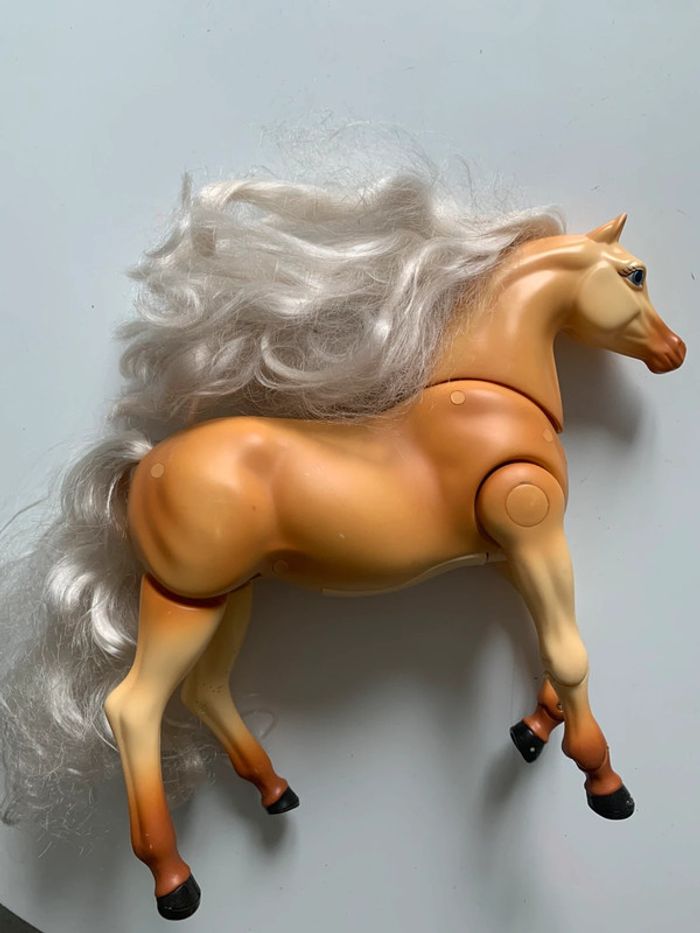 Cheval Mattel (taille Barbie)