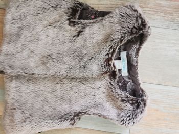 Haut simili fourrure 3 mois