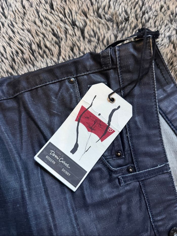 Jeans Lévis enduit bleu marine - photo numéro 4