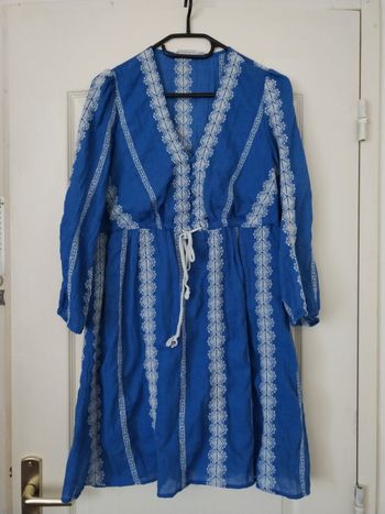Robe brodée