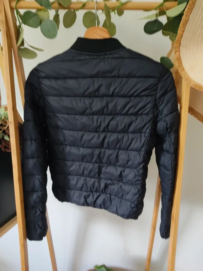 Doudoune fine Bershka S/36 - photo numéro 2