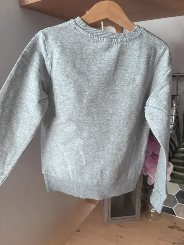 🌟 Pull fin gris Let’s go banana • 122/128 cm 🌟 - photo numéro 6