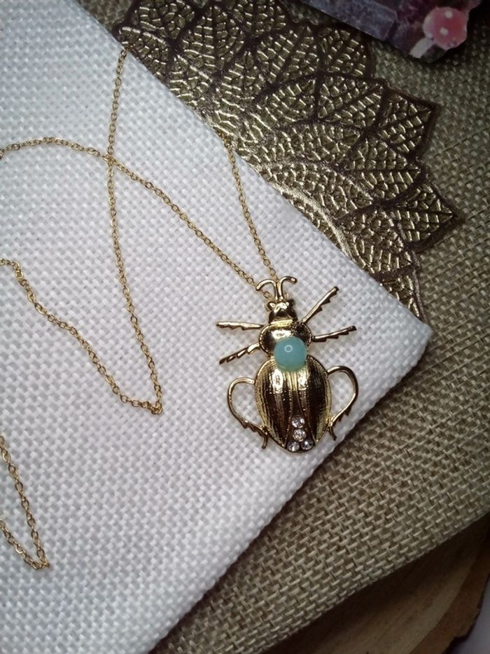 Collier scarabée pierre d'amazonite
