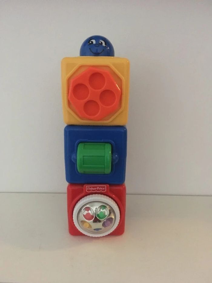 Cubes d’activités Ficher Price.