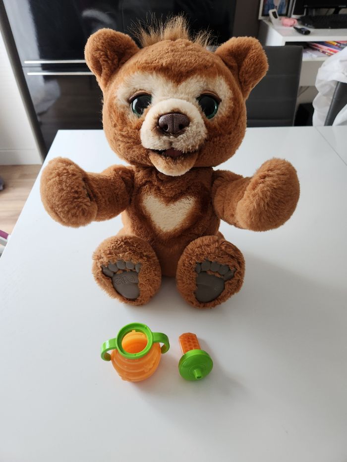 Cuby l 'ourson interactif