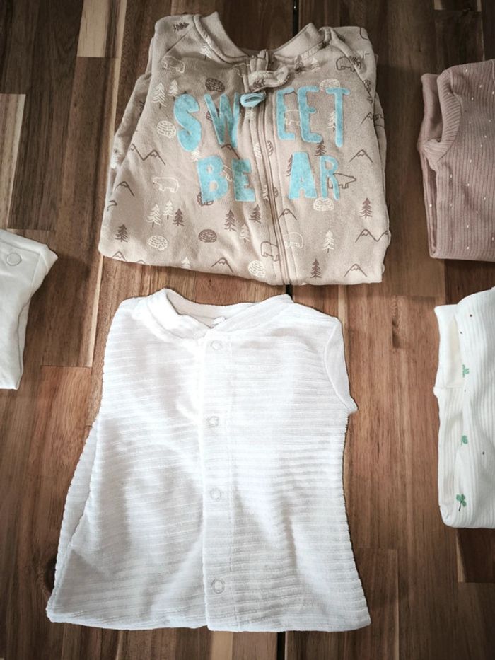 Lot de vêtements 1 mois - photo numéro 3