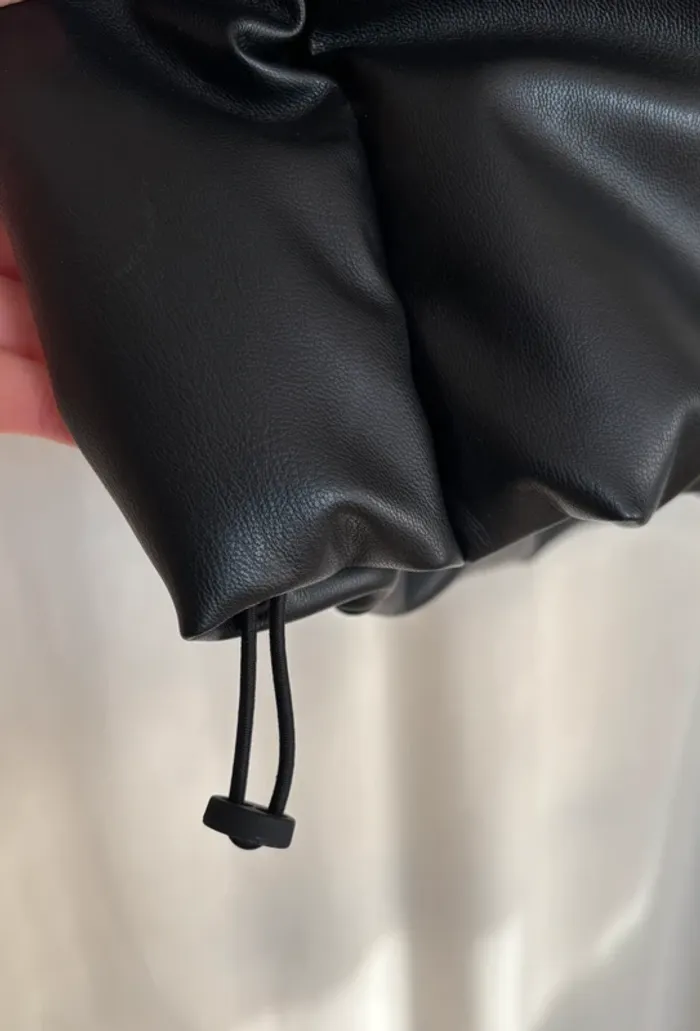 Doudoune sans manches cuir noir Zara - photo numéro 4