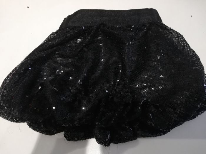 Jolie jupe toute en paillete