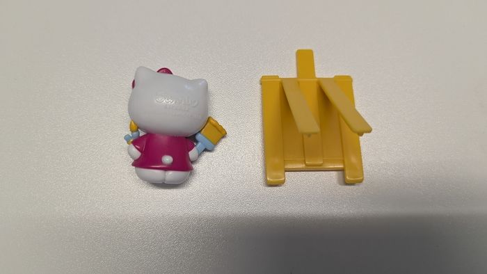 Hello Kitty surprise maxi oeuf kinder - photo numéro 7