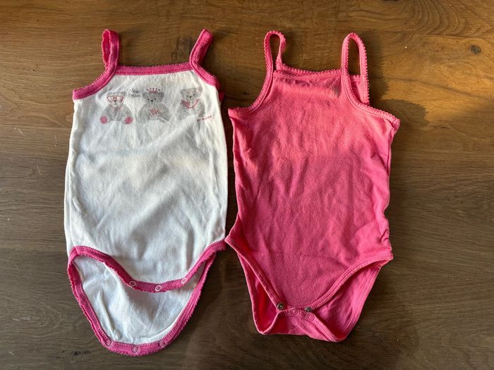 Bodies bretelle bébé fille 9mois