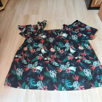 Blouse motifs feuilles et fleurs