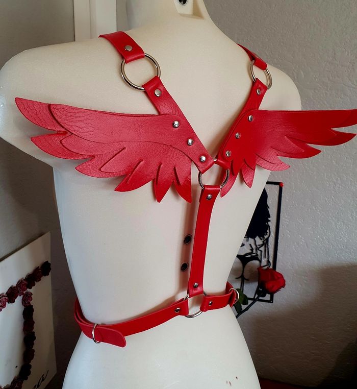 Ceinture ailes rouges festival costume