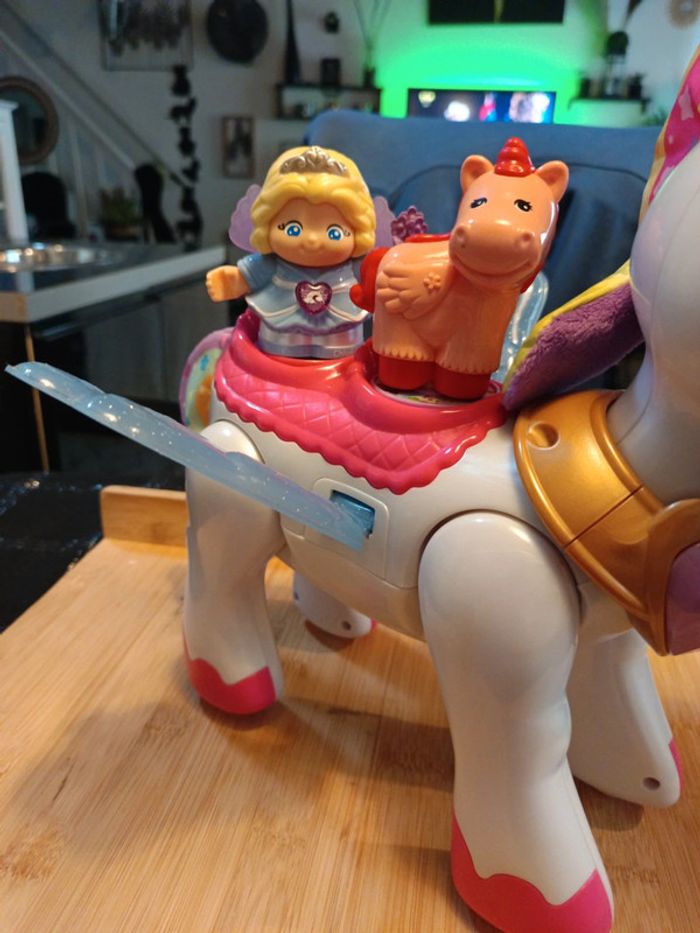Licorne azalée de chez VTech avec la fée Chloé - photo numéro 3